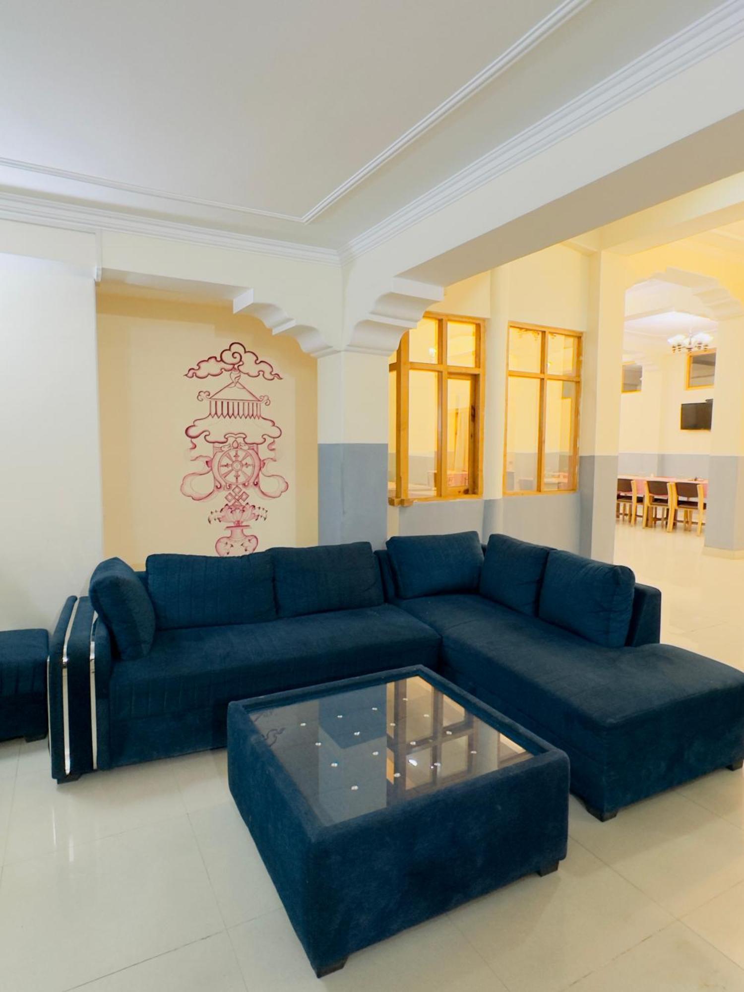 Hotel Dimbir Regency Лех Екстер'єр фото