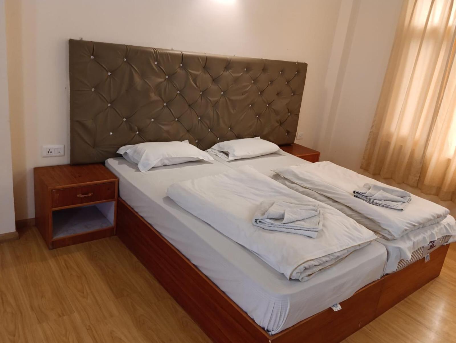 Hotel Dimbir Regency Лех Екстер'єр фото