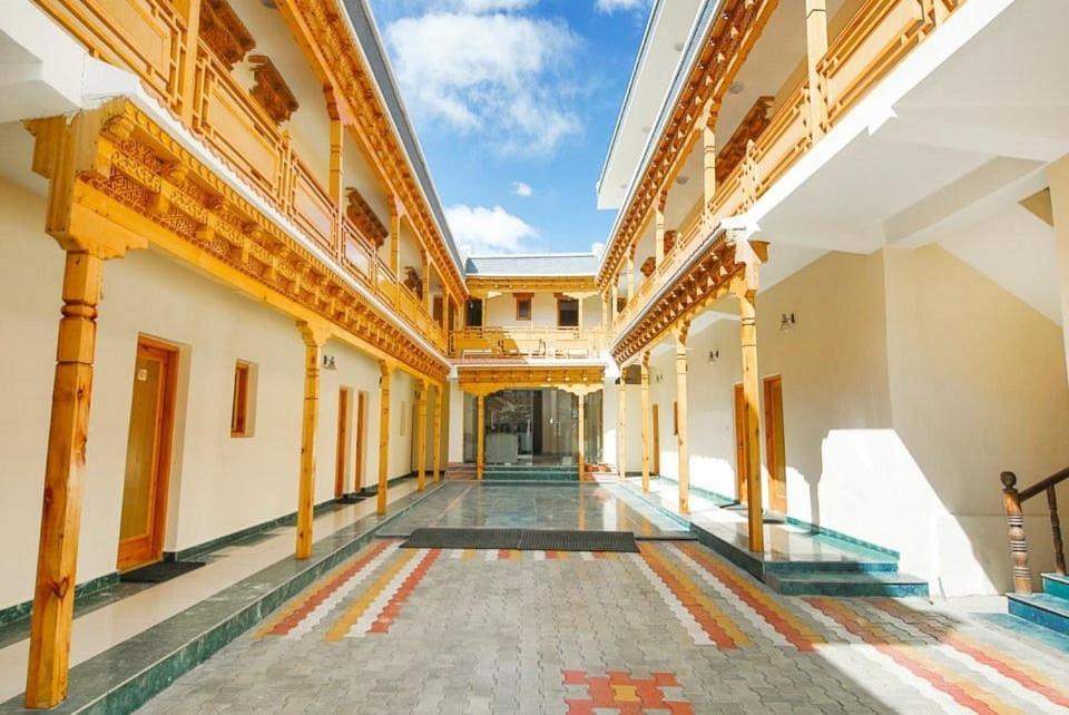 Hotel Dimbir Regency Лех Екстер'єр фото